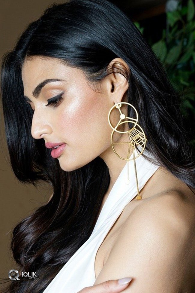 Athiya-Shetty